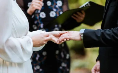 What are the benefits of using an Independent Celebrant?